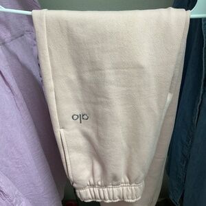 Item Sold: ALO Yoga Accolade Sweatpants in Pink Quartz